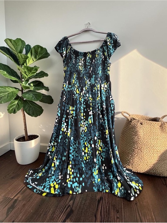 torrid Dresses & Skirts - torrid Black Maxi Dress with Blue & Yellow Dot Pattern Size 1 or 16/18